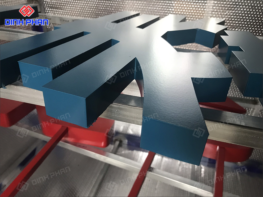 Chữ inox sơn màu 
