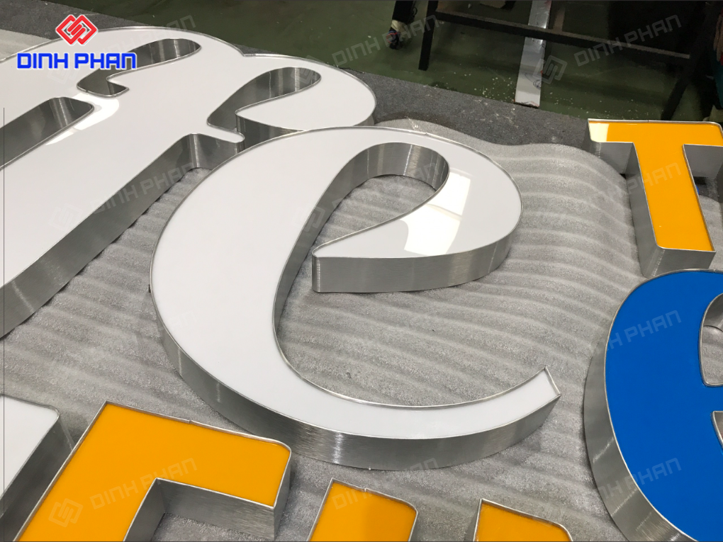 Gia công uốn chữ nhôm BMT