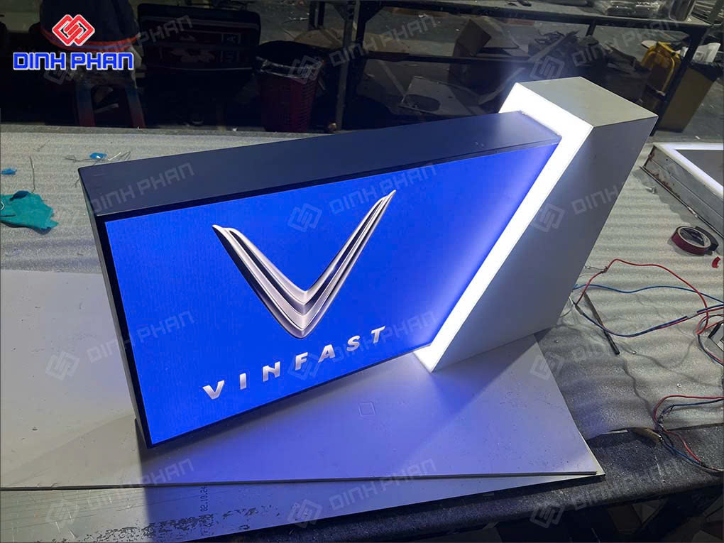 Hộp đèn quảng cáo Vinfast 