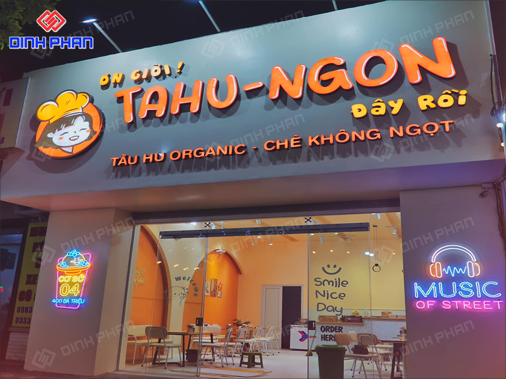 Bảng hiệu mặt dựng alu chữ inox mặt mica sáng mặt 