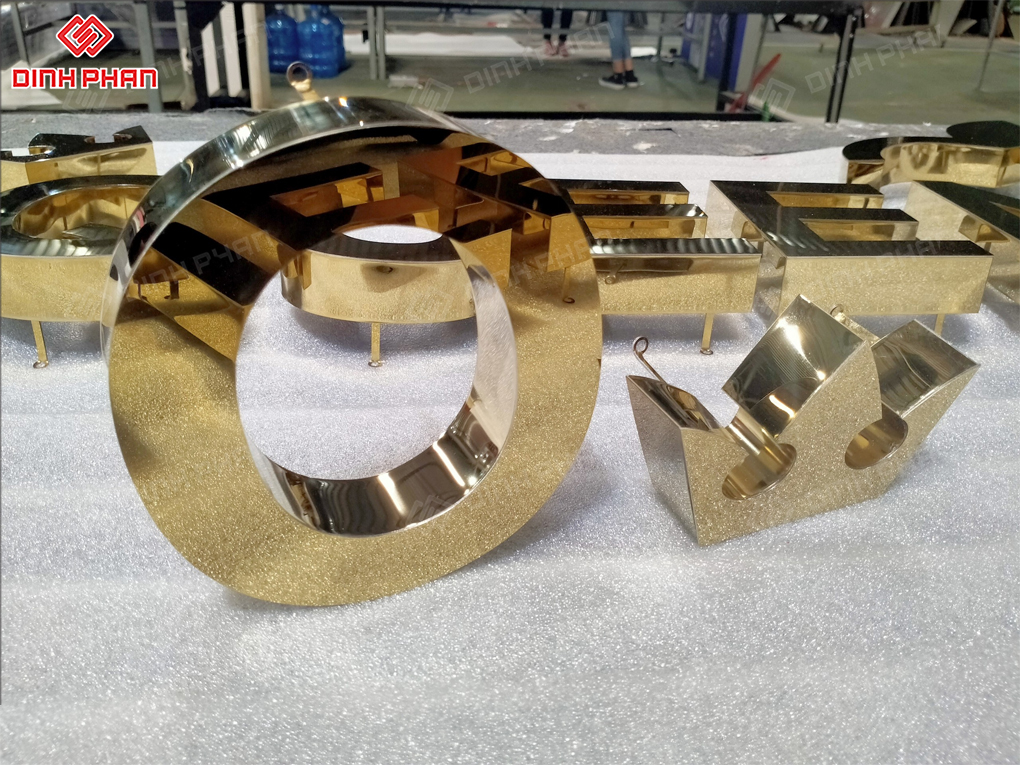 Chữ inox vàng gương 