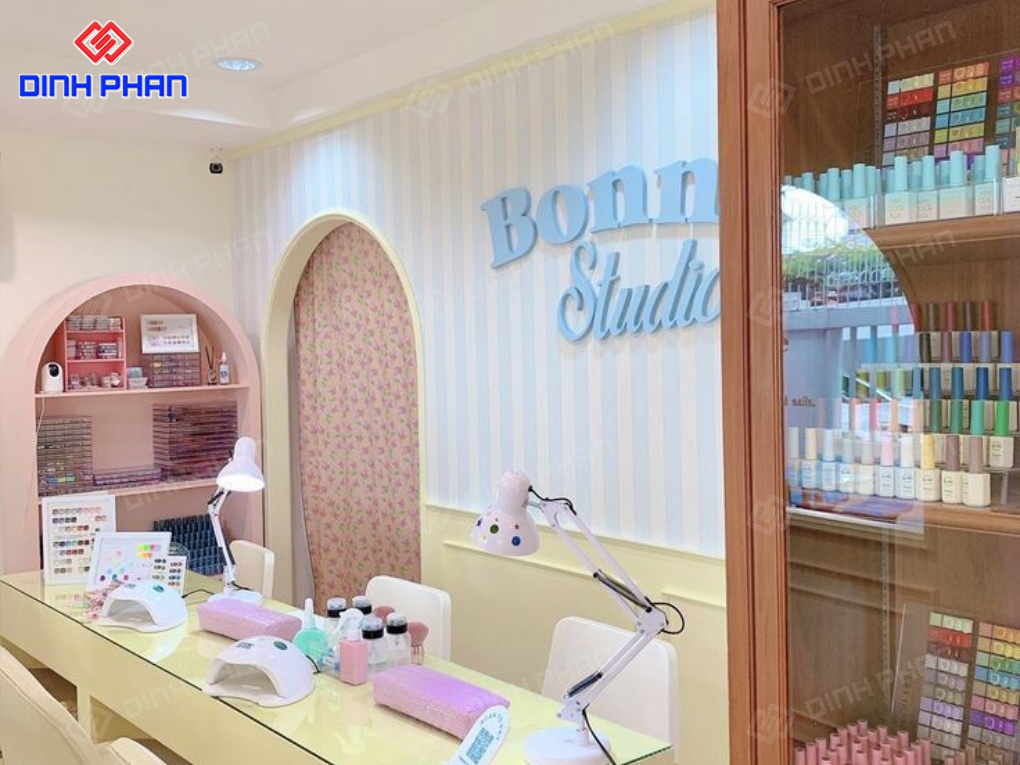 Tổng hợp mẫu thiết kế cửa hàng BMT hiện đại, giá tốt