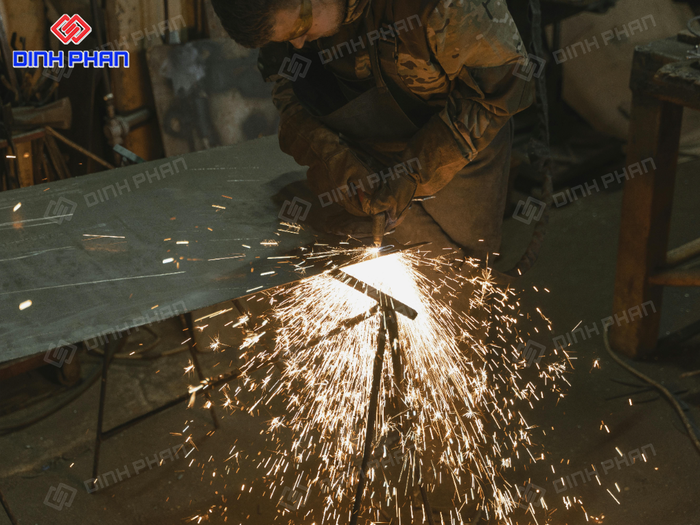 Dịch vụ cắt Fiber BMT chuyên nghiệp & giá tốt