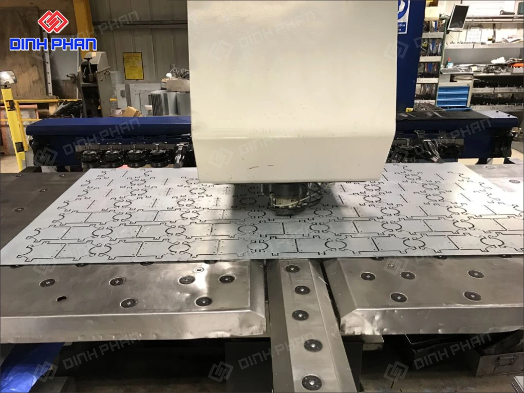 Báo giá cắt inox BMT mới nhất, kinh nghiệm tìm xưởng uy tín