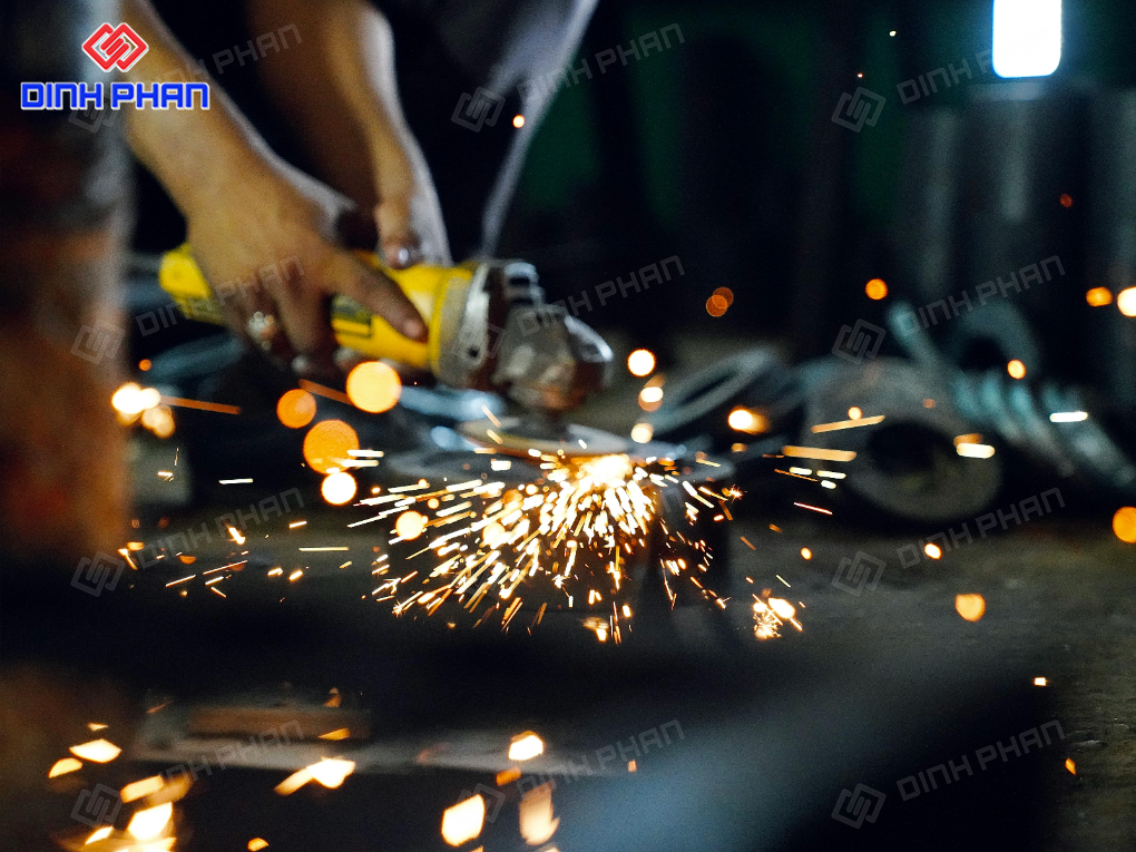 Cắt tôn tấm Đắk Lắk bằng máy CNC: Chính xác, ít ba via