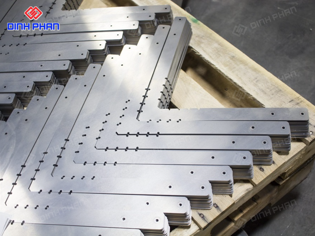 gia cong kim loai tam bmt 5